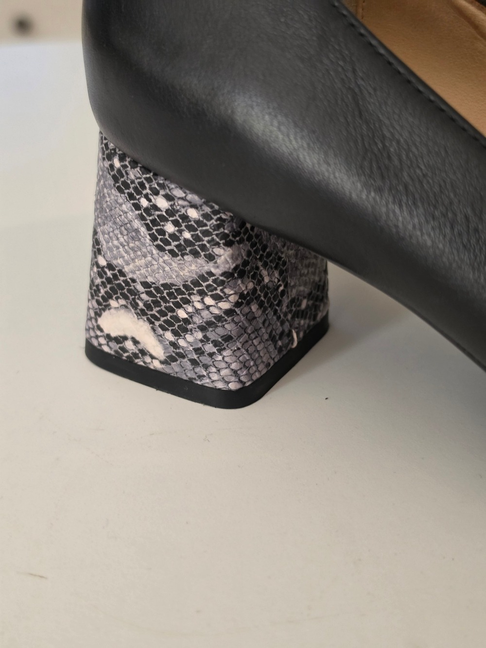Geox Black Leather Pumps with Snakeskin Block Heel Size 41 - Picture 3 of 8